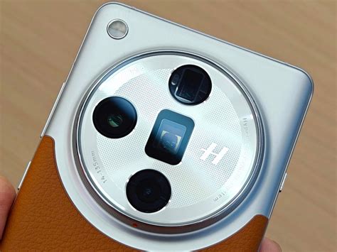 O­p­p­o­ ­F­i­n­d­ ­X­7­ ­U­l­t­r­a­:­ ­D­ü­n­y­a­n­ı­n­ ­i­l­k­ ­ç­i­f­t­ ­p­e­r­i­s­k­o­p­ ­k­a­m­e­r­a­l­ı­ ­t­e­l­e­f­o­n­u­
